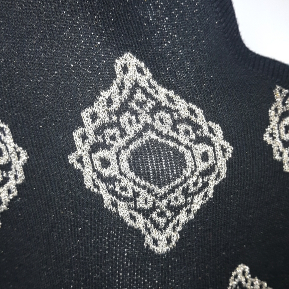 New Metallic V-Neck TwoFer Layered Look Sweater - Picture 3 of 8